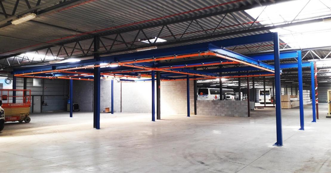 power and free, dropsecties, kettingbanen, kettingbaansysteem, monorailsysteem, GIS-takels, cleantrack, bovenloopkranen, zwenkkranen, intern transportsysteem, traversekranen, verdeelbrug, spuitrobots, peodercoatingstraat, poedercoatcabine, moffelovens, baden